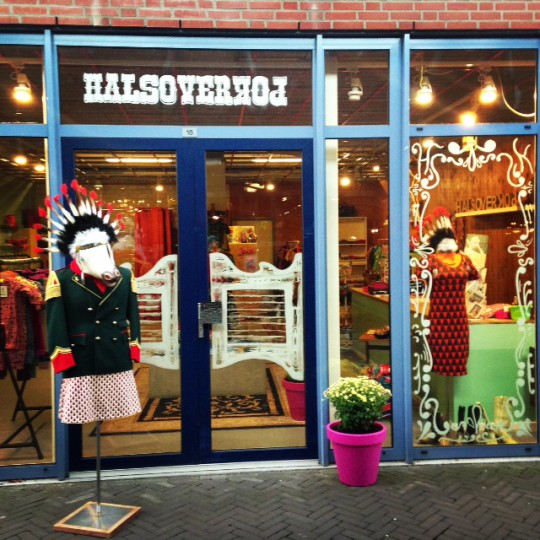 Halsoverkop 
Brabantplein 18 Uden