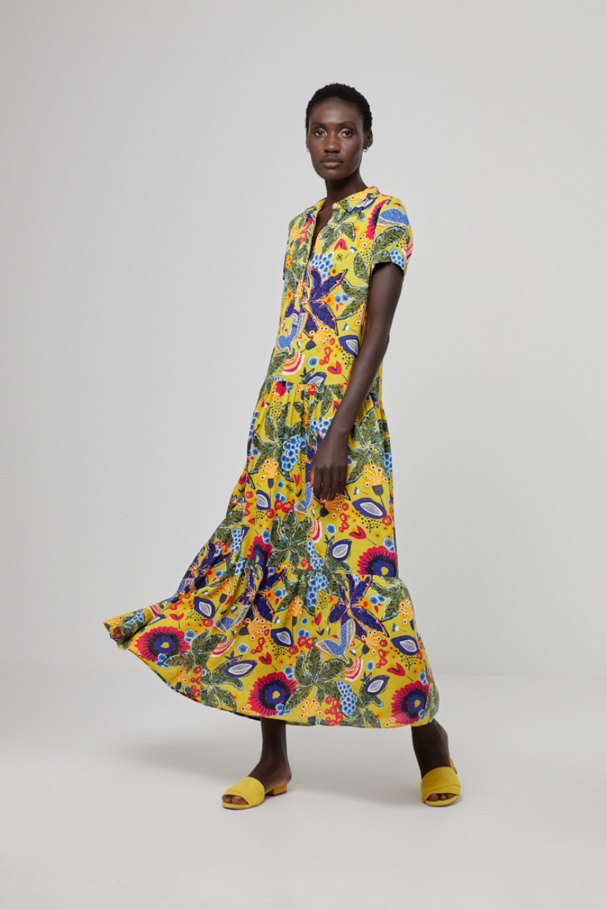 Flitsend De volgende naaimachine Surkana: Maxi jurk met kraagje en bloemen | Halsoverkop