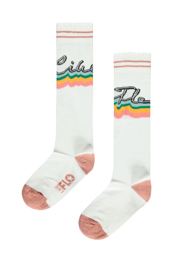 Like FLO witte zomerse sokken. Deze sokken zijn zo vrolijk! Dit komt doordat Like Flo in geschreven staat met regenboog kleurtjes.