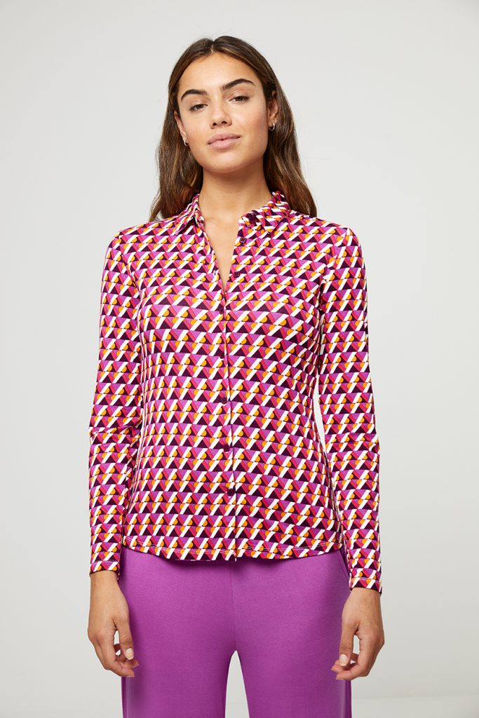 Surkana Blouse print grafisch fuchsia Halsoverkop