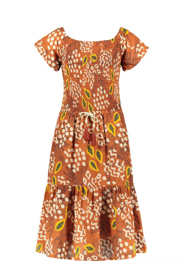 Like FLO: Cognac met papaya print maxi jurk