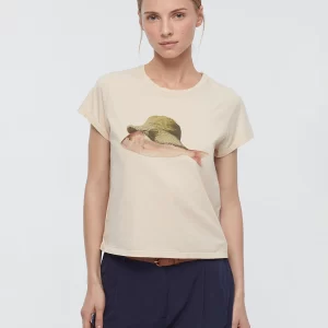 Nice things: T-shirt | Fish & Hat