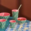 RICE: Medium melamine beker - Peacock Power Print MELCU-PEPO