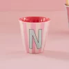Rice: Medium melamine beker - Alfabet - N Roze Streep MELCU-ALPSTRNI