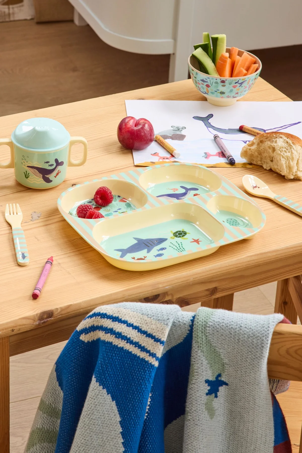 RICE: Melamine 4 vaks kinderbord - Ocean Print Blauw KIPL4-OCEB RICE: Melamine 4 vaks kinderbord - Ocean Print Blauw KIPL4-OCEB
