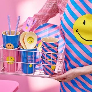 Morgen is het koopzondag in Uden dus als je zin hebt… wees welkom! 
Bij ons schijnt de zon altijd ☀️🙂

#halsoverkop @riceteriabyrice_uden  #accessoires #cadeautjes #shoponline #steundekleineondernemer #uden #wonenmetkleur #colorfull #kleurrijkwonen #happyhome #instacolor #ricedk #happycamping #happycamper #happykitchen